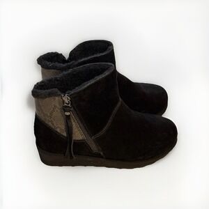 Bearpaw Womans 8 Black Megan Suede Winter Zip Up Ankle Bootie Boots Shearling